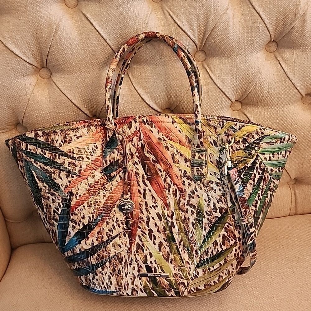 BrahminโAnimalโPrintย LeafโHandbagโwithโStrap